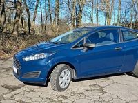 Gebraucht Ford Fiesta Ambiente 60 PS (44 kW) 2015 Blau Kleinwagen