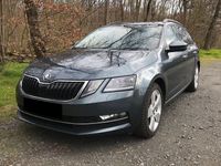 gebraucht Skoda Octavia OctaviaCombi 2.0 TDI DSG * Panorama* Xenon * Navi