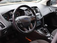 Gebraucht Ford Focus Titanium 120 PS (88 kW) 2016 Grau Limousine