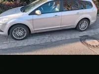 Gebraucht Ford Focus 109 PS (80 kW) 2010 Grau Kombi