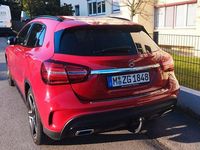 Gebraucht Mercedes GLA220 170 PS (125 kW) 2019 Rot SUV