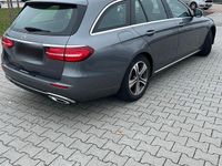 Second-hand Mercedes E220 194 CP (142 kW) 2018 Gri Break
