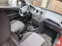 Gebraucht Ford Fiesta Ambiente 69 PS (50 kW) 2006 Rot Kleinwagen