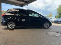 Gebraucht Ford Grand C-Max Titanium 125 PS (91 kW) 2018 Iridiumschwarz metallic Van / Kleinbus