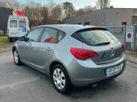 Gebraucht Opel Astra 140 PS (102 kW) 2012 Grau Limousine