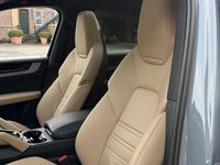Gebraucht Porsche Cayenne 354 PS (260 kW) 2025 Grau SUV
