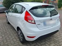Gebraucht Ford Fiesta Celebration 105 PS (77 kW) 2014 Weiß Kleinwagen