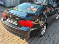 Gebraucht BMW 318 143 PS (105 kW) 2011 Saphirschwarz Limousine