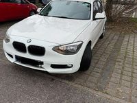 Gebraucht BMW 114 102 PS (75 kW) 2014 Weiß Kleinwagen