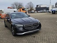 Gebraucht Mercedes E220 200 PS (147 kW) 2022 Schwarz Kombi