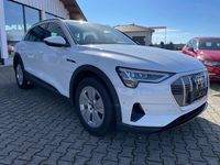 Gebraucht Audi e-tron Sport 230 kW (313 PS) 2022 Gletscherweiß metallic SUV