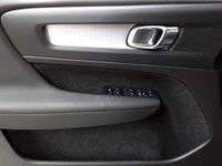 Second-hand Volvo XC40 Core 129 CP (94 kW) 2022 Negru SUV