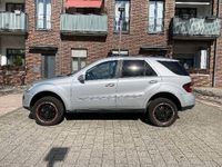 Gebraucht Mercedes ML320 224 PS (164 kW) 2006 Silber SUV