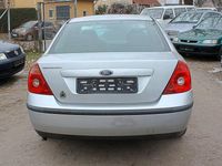 Gebraucht Ford Mondeo Trend 125 PS (91 kW) 2001 Silber Limousine
