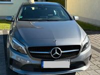 Gebraucht Mercedes A180 Edition 122 PS (89 kW) 2017 Grau Limousine