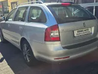 Gebraucht Skoda Octavia Ambition 122 PS (89 kW) 2011 Grau Kombi