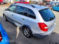 Gebraucht Skoda Fabia Active 90 PS (66 kW) 2012 Brilliantsilber metallic Kleinwagen