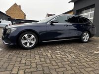 Gebraucht Mercedes E220 194 PS (142 kW) 2016 Blau Kombi