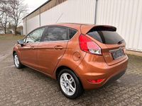 Gebraucht Ford Fiesta Titanium 101 PS (74 kW) 2013 Orange Kleinwagen