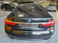 Gebraucht BMW 750 Executive 400 PS (294 kW) 2016 Carbonschwarz Limousine