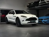 Gebraucht Aston Martin DBX 551 PS (405 kW) 2022 Weiß SUV