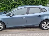 Gebraucht Volvo V40 120 PS (88 kW) 2014 Blau Limousine