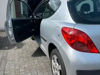Gebraucht Peugeot 207 75 PS (55 kW) 2007 Grau Limousine