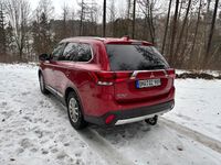 Gebraucht Mitsubishi Outlander Plus 150 PS (110 kW) 2017 Rot SUV