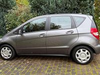 Gebraucht Mercedes A160 Elegance 95 PS (69 kW) 2012 Silber Limousine