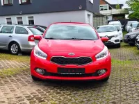 Usado Kia Ceed DREAM-TEAM Edition 99 CV (72 kW) 2015 Rojo Utilitario