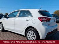 Gebraucht Kia Rio Attract 84 PS (61 kW) 2019 Weiß Limousine