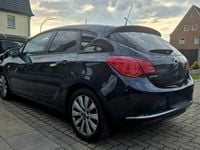 Gebraucht Opel Astra 120 PS (88 kW) 2014 Schwarz Kleinwagen