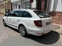 Gebraucht Skoda Superb 170 PS (125 kW) 2012 Weiß Kombi