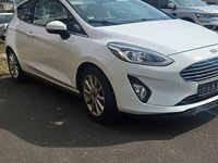 Gebraucht Ford Fiesta Titanium 101 PS (74 kW) 2018 Weiß Kleinwagen