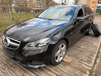 Gebraucht Mercedes E220 Edition 170 PS (125 kW) 2014 Schwarz Kombi