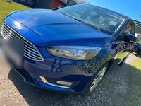 Gebraucht Ford Focus 105 PS (77 kW) 2016 Blau Kombi