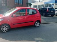 Gebraucht Hyundai i10 69 PS (50 kW) 2013 Rot Kleinwagen
