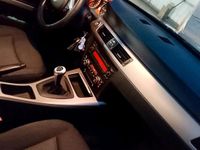 Gebraucht BMW 320 155 PS (114 kW) 2007 Schwarz Limousine