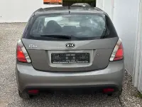 Gebraucht Kia Rio 97 PS (71 kW) 2011 Silber Limousine