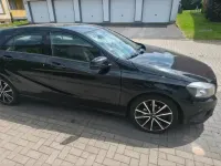 Gebraucht Mercedes A180 122 PS (89 kW) 2014 Schwarz Kleinwagen