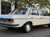Gebraucht Mercedes E280 1983 Grün Limousine