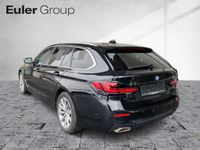Gebraucht BMW 520 190 PS (139 kW) 2022 Saphirschwarz metallic Kombi