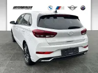 Neu Hyundai i30 Advantage 101 PS (74 kW) 2025 Atlas white / sol Limousine