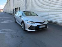 Gebraucht Toyota Camry 218 PS (160 kW) 2023 Silber Limousine