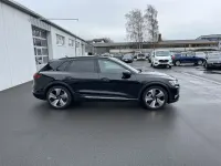 Gebraucht Audi e-tron Advanced Plus 300 kW (408 PS) 2022 Mythosschwarz SUV