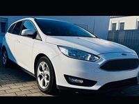 Gebraucht Ford Focus 101 PS (74 kW) 2017 Weiß Kombi
