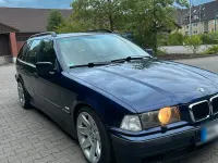 Gebraucht BMW 320 150 PS (110 kW) 1998 Blau Kombi