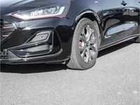 Gebraucht Ford Focus ST-Line 125 PS (91 kW) 2023 Schwarz Limousine