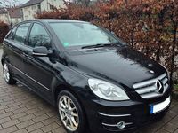 Gebraucht Mercedes B180 116 PS (85 kW) 2011 Schwarz Van / Kleinbus