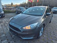 Gebraucht Ford Focus Ambiente 101 PS (74 kW) 2015 Grau Limousine